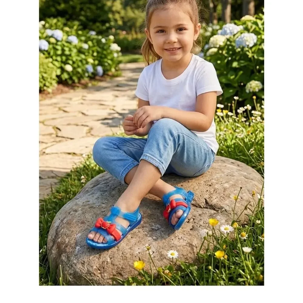 NWT❤️Crocs Kids SNOW WHITE SANDAL sz12